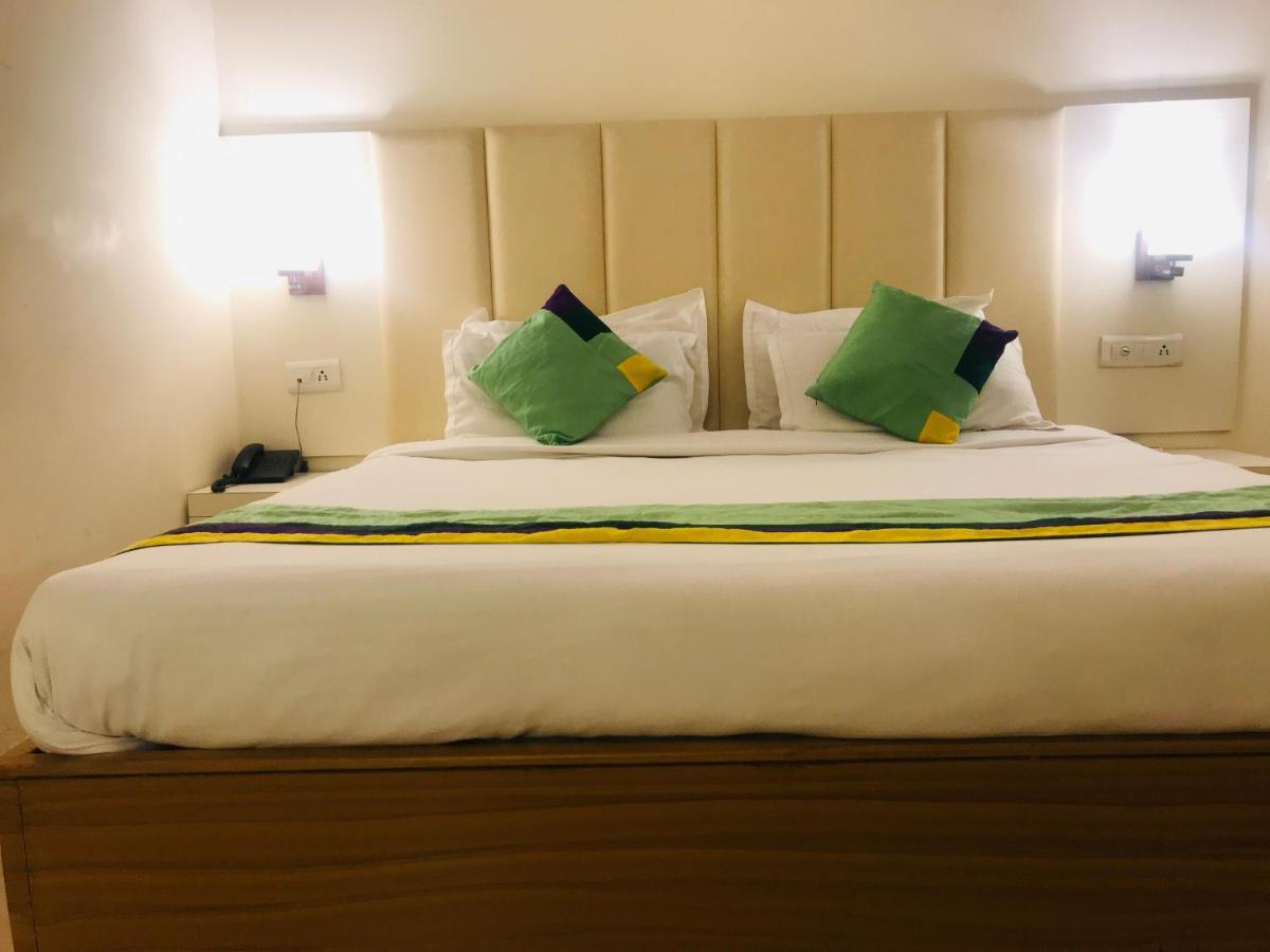 ホテル Tulip Palm ジャイプール エクステリア 写真